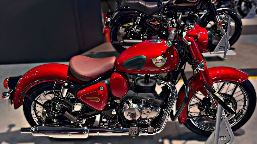 royal enfield bobber, new royal enfield bike, royal enfield bobber launch, bobber motorcycle india, bold motorcycle design, lightning fast bobber, royal enfield features, re bobber price, modern classic bike, bobber performance,